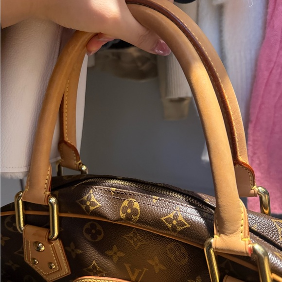 Louis Vuitton Monogram Manhattan GM - Picture 11 of 15
